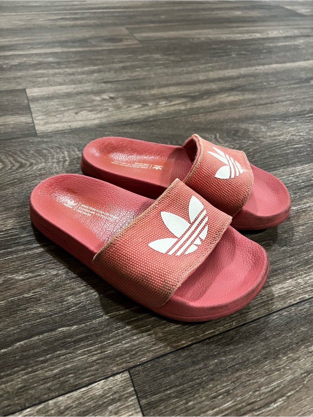 adidas Women’s Coral Pink Trefoil Slide Sandals size US 5 / 5.5